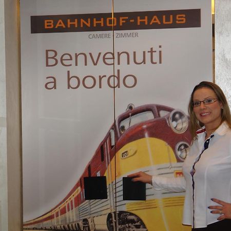 Hotel Bahnhof Haus 키아쏘 외부 사진