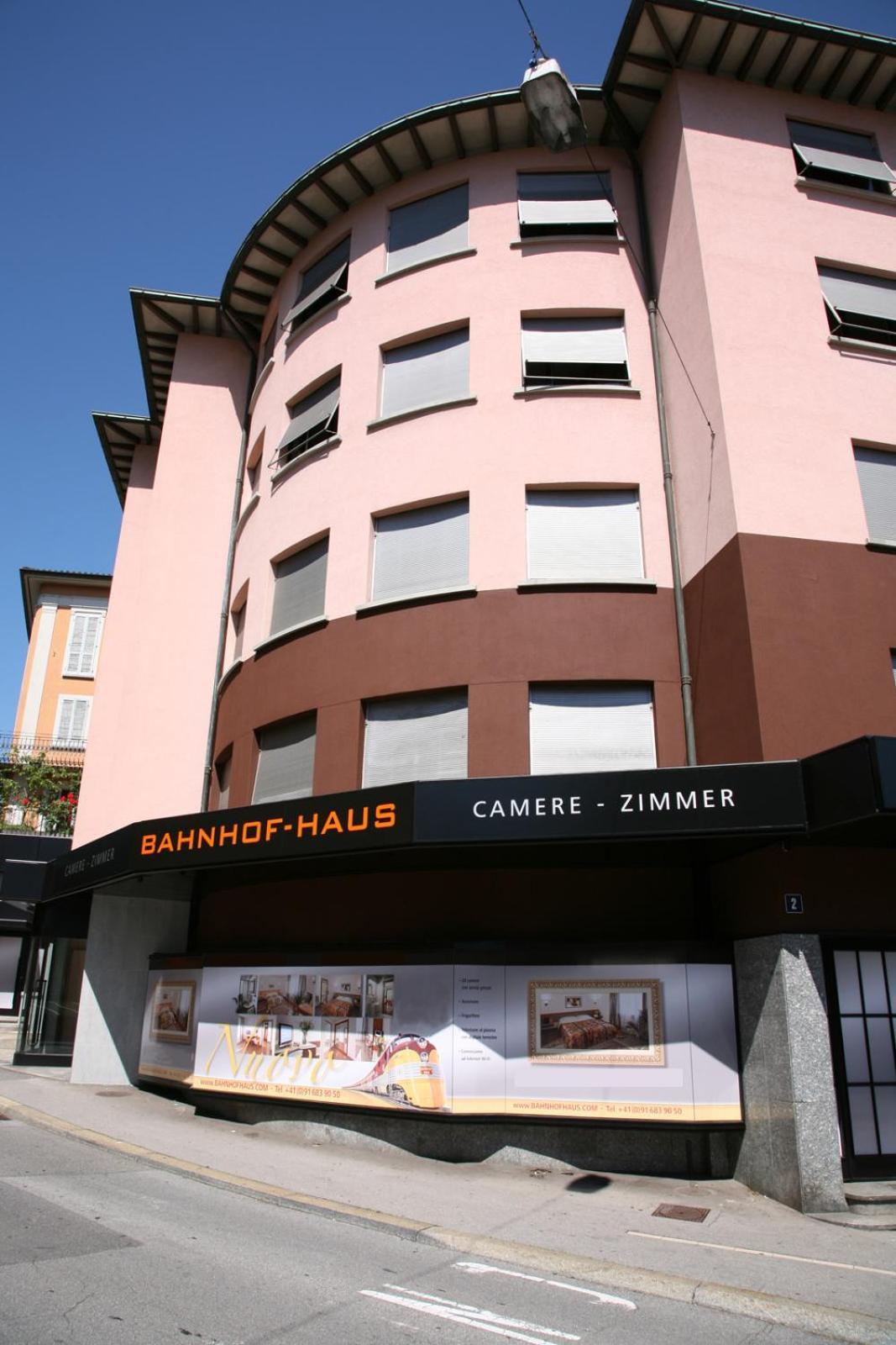 Hotel Bahnhof Haus 키아쏘 외부 사진
