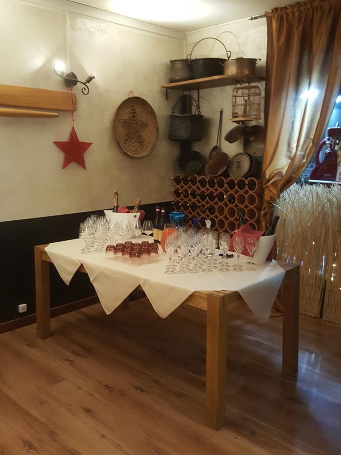 Hotel Bahnhof Haus 키아쏘 외부 사진